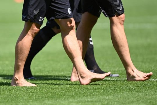 In Zweiergruppen und ohne Zweikämpfe wird der SC Freiburg wieder ins Training einsteigen.