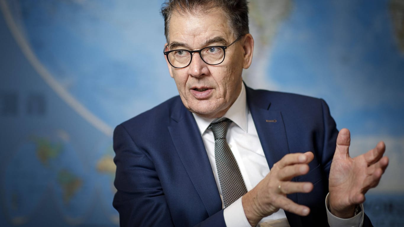 Bundesentwicklungsminister Gerd Müller: Der CSU-Politiker fordert mehr Solidarität mit Griechenland.