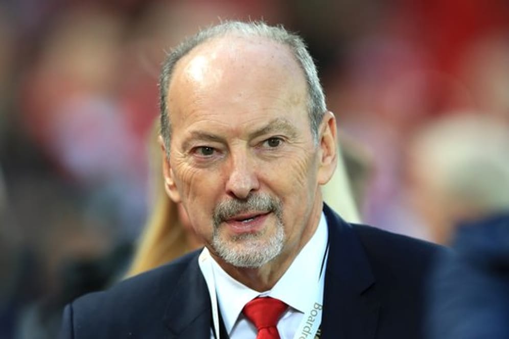 Rudert bei der Zwangsbeurlaubung von Mitarbeitern des FC Liverpool zurück: Peter Moore, Geschäftsführer des FC Liverpool.