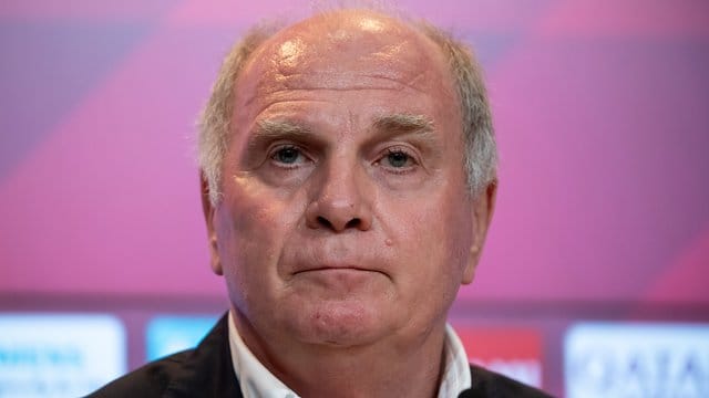 Ist sehr zufrieden mit dem Oliver Kahn im Bayern-Vorstand: Ex-Präsident Uli Hoeneß. Ist sehr zufrieden mit dem Oliver Kahn im Bayern-Vorstand: Ex-Präsident Uli Hoeneß.
