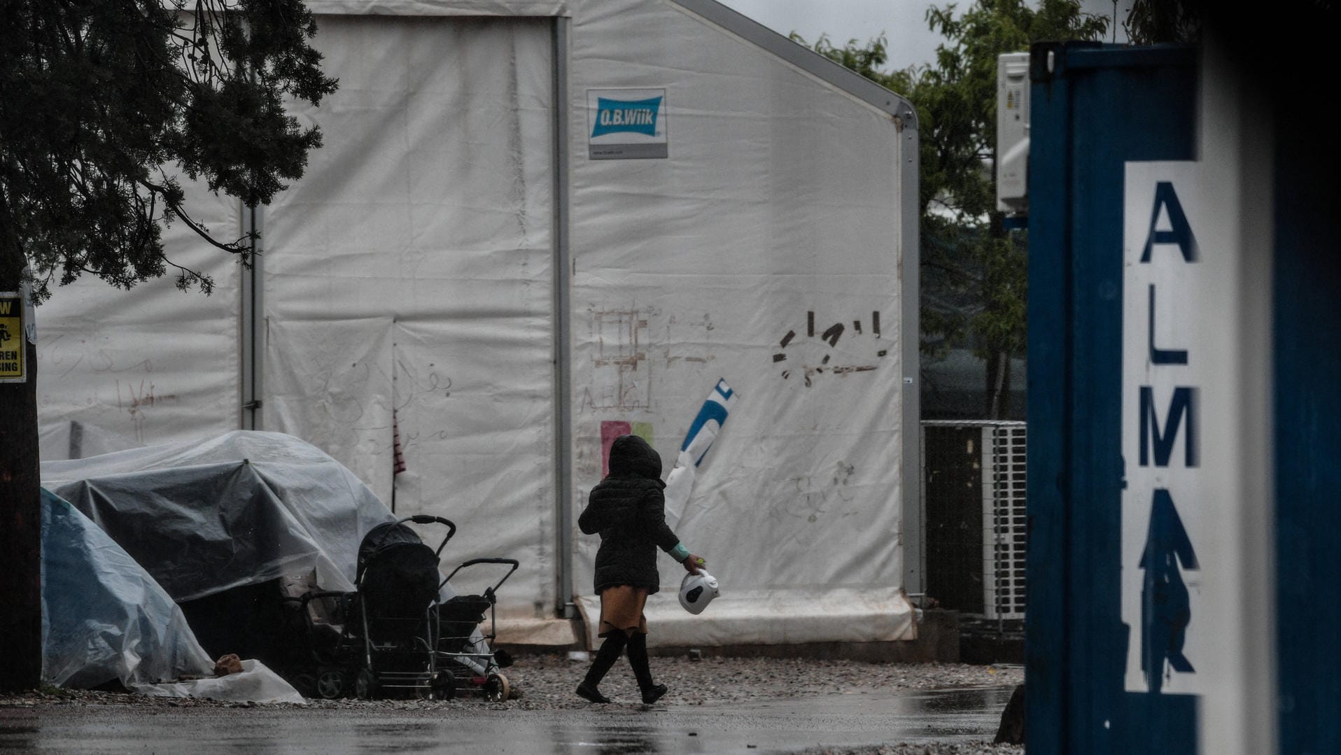 Das griechische Flüchtlingslager in Malakasa: Minderjährige, unbegleitete Flüchtlinge sollen in Deutschland aufgenommen werden. Das griechische Flüchtlingslager in Malakasa: Minderjährige, unbegleitete Flüchtlinge sollen in Deutschland aufgenommen werden.