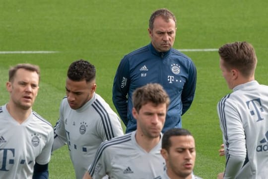 Bastelt am FC Bayern für die kommende Saison: Coach Hansi Flick.