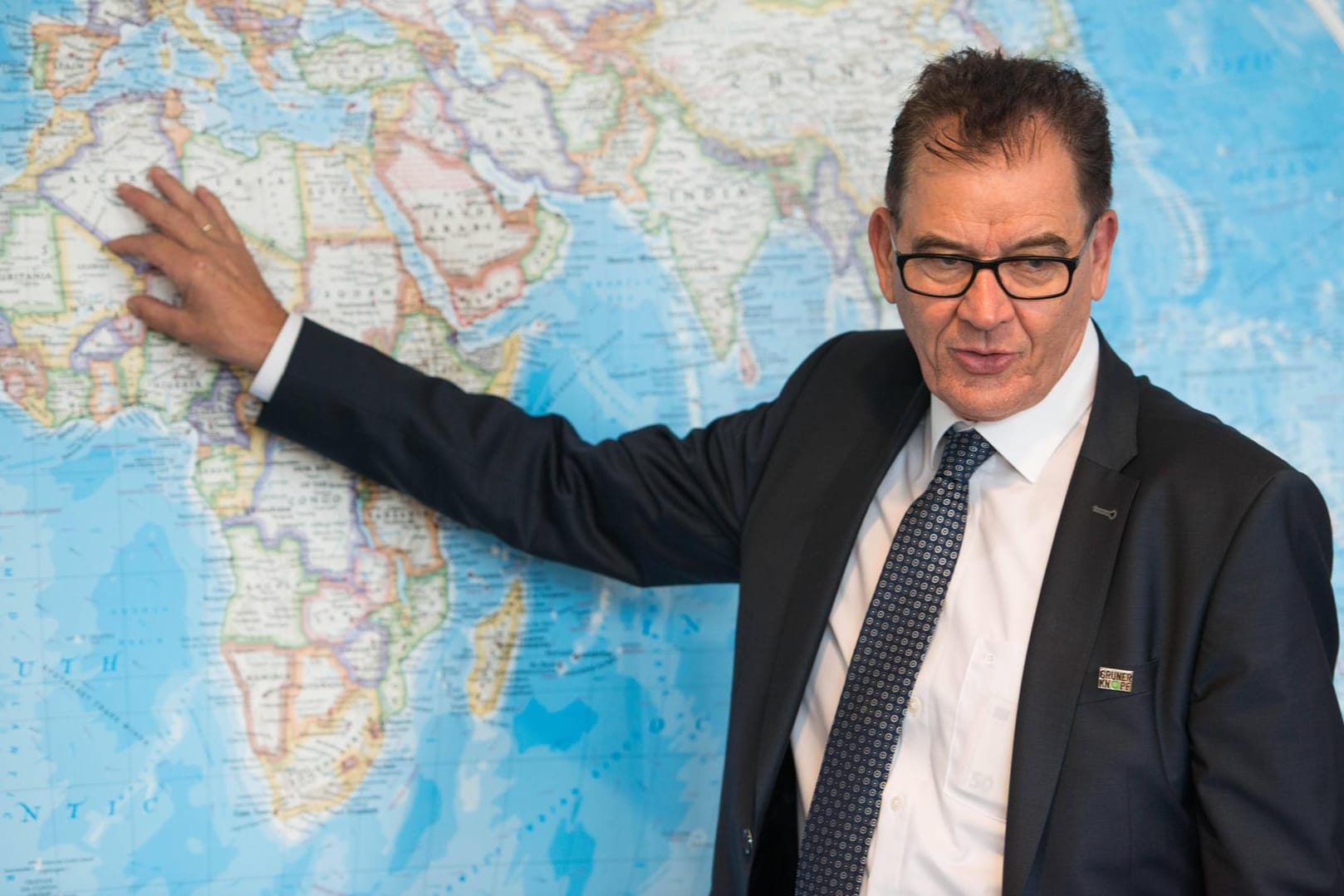 Gerd Müller: Der Entwicklungsminister ist für eine schnelle EU-Hilfe für arme Entwicklungsländer in Bezug auf die Corona-Krise.