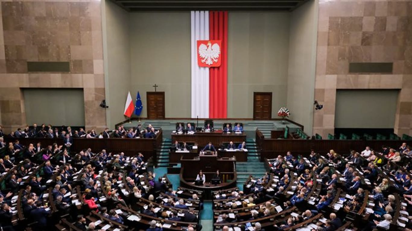 Blick in das polnische Parlament in Warschau.