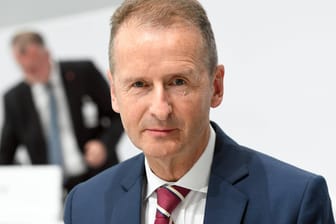 VW-Chef Herbert Diess: Der Konzern will die Rolle seiner Händler neu gestalten.