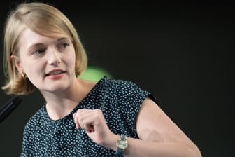 Ria Schröder: Die Jungen Liberalen fordern eine Pflicht für das Tragen von Atemschutzmasken.