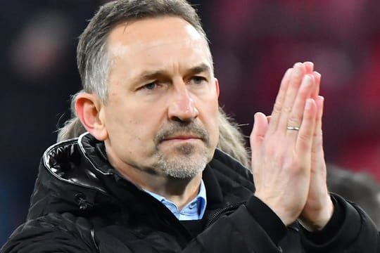 Macht sich derzeit keine Gedanken über mögliche "Geisterspiele": Der Mainzer Trainer Achim Beierlorzer.