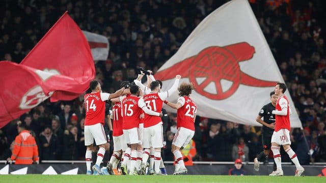 Der englischen Premier League könnten Verluste in Höhe von umgerechnet mehr als einer Milliarde Euro entstehen. Der englischen Premier League könnten Verluste in Höhe von umgerechnet mehr als einer Milliarde Euro entstehen.
