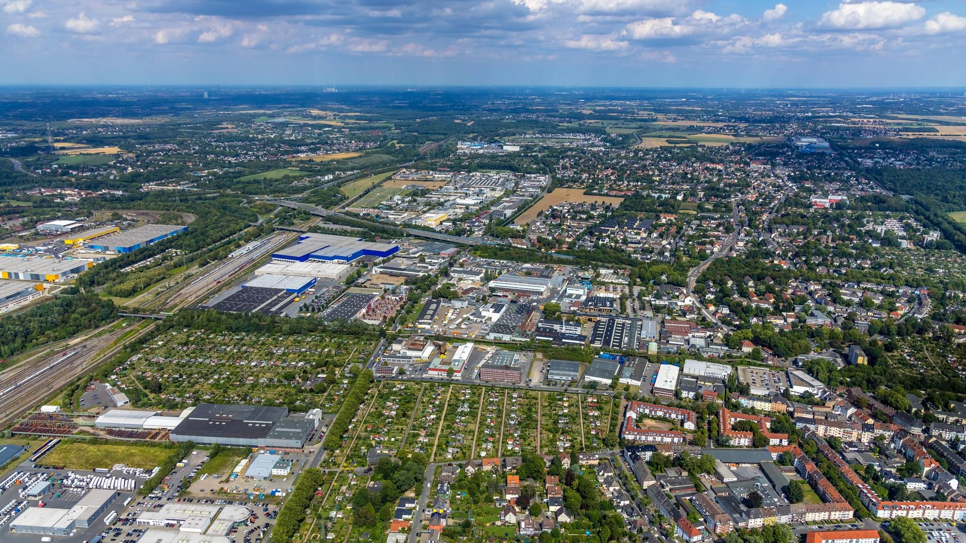 Luftbild vom Ortsteil Körne: Hier hat sich ein Verkehrsunfall ereignet. Luftbild vom Ortsteil Körne: Hier hat sich ein Verkehrsunfall ereignet.