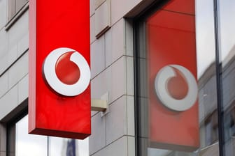 Das Logo von Vodafone: Das Unternehmen schenkt Kunden in systemrelevanten Berufen 100 GB Datenvolumen.