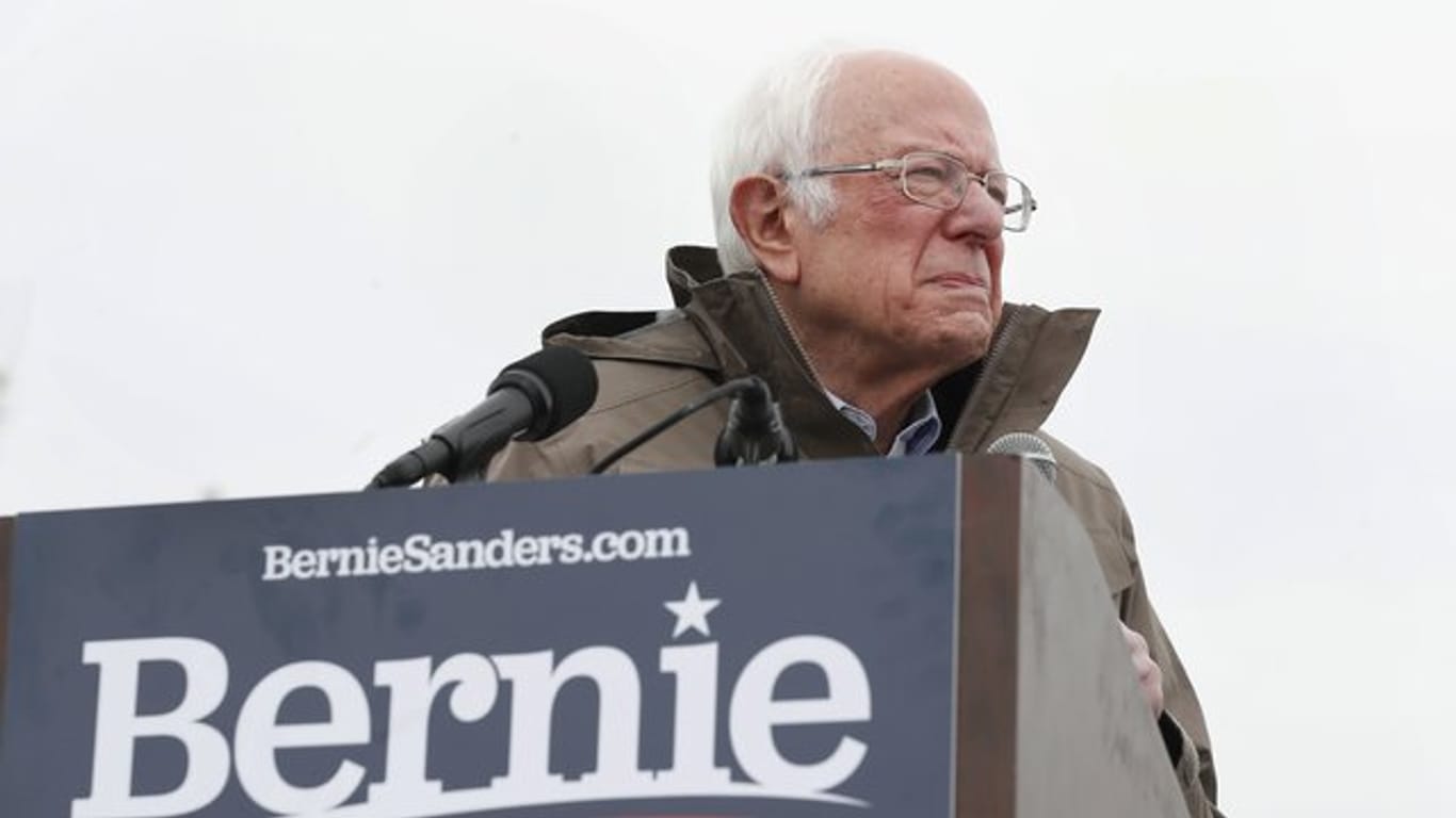 Bernie Sanders zieht sich aus dem Rennen um die demokratische Präsidentschaftskandidatur zurück.
