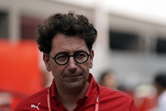 Glaubt nicht an einen Saisonstart vor Juni: Ferrari-Teamchef Mattia Binotto.