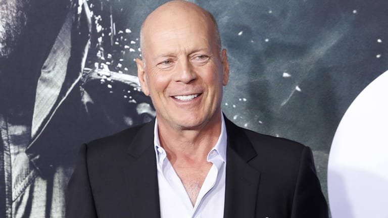 Immer für einen Spaß zu haben: Bruce Willis und seine Töchter verbringen die Corona-Zeit unter anderem mit der Methode "Frisuren-Angleichung".