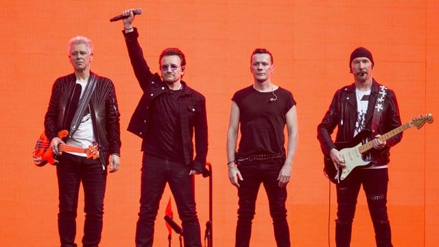 Die Rockband U2 setzt sich seit Jahren für eine Reihe von sozialen und politischen Projekten ein. Die Rockband U2 setzt sich seit Jahren für eine Reihe von sozialen und politischen Projekten ein.