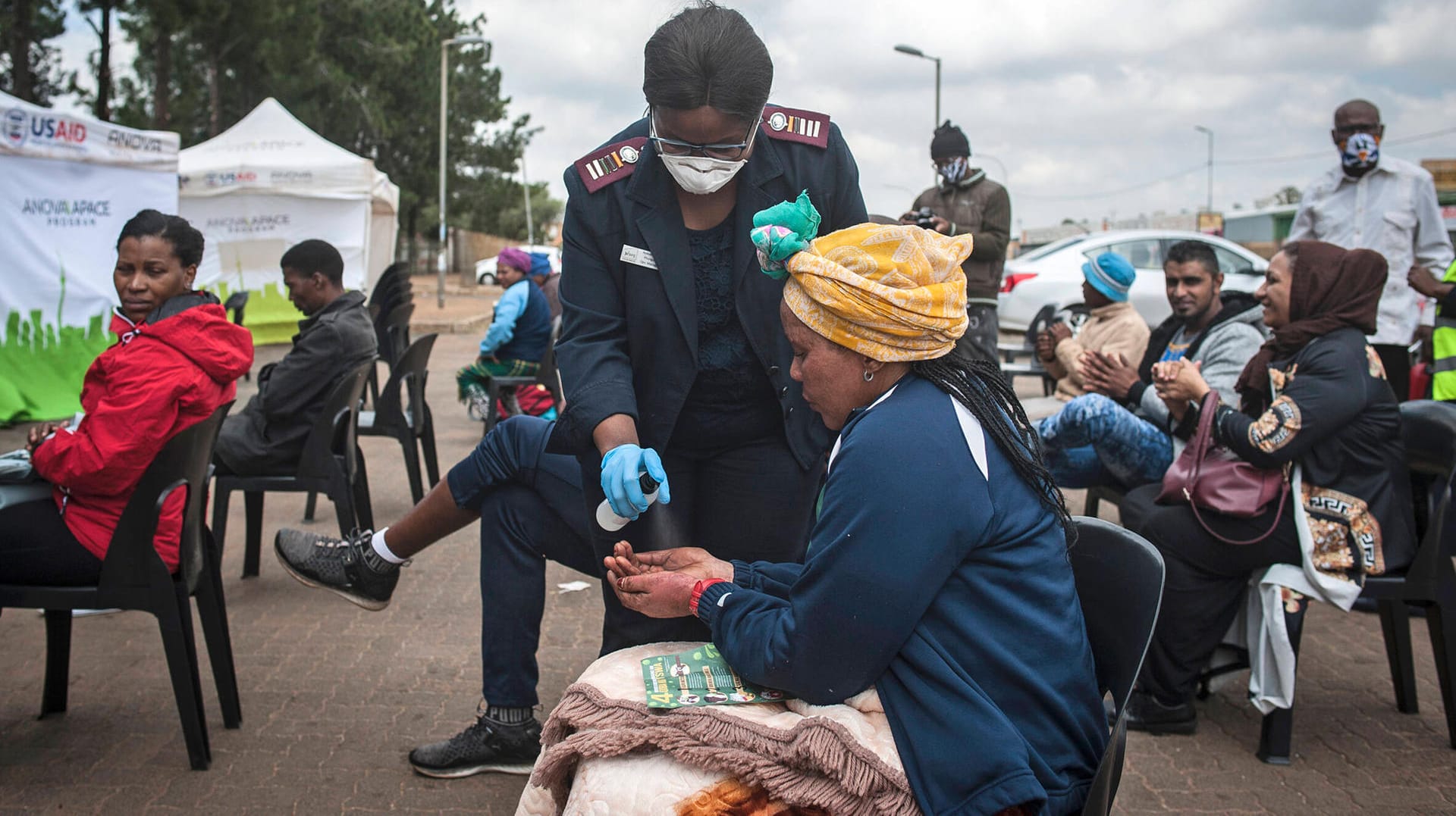 Afrika: Ärzte ohne Grenzen befürchten eine Katastrophe wegen zu weniger Intensivstationen. Afrika: Ärzte ohne Grenzen befürchten eine Katastrophe wegen zu weniger Intensivstationen.