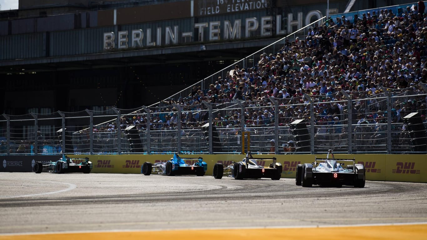 Formel-E-Rennen auf dem ehemaligen Flughafen Tempelhof: Alejandro Agag hofft auf eine Wiederaufnahme der Rennserie.