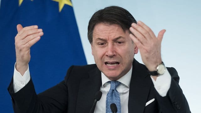 Italiens Ministerpräsident Giuseppe Conte Anfang März bei einer Pressekonferenz zur Ausbreitung des Coronavirus.