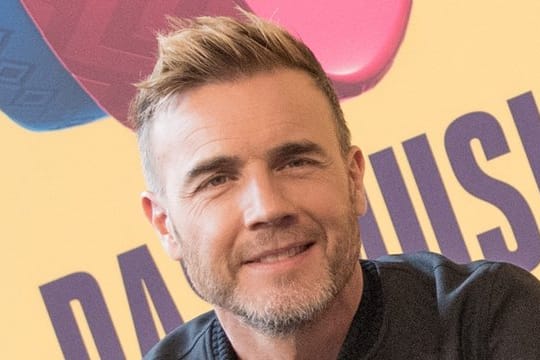 Gary Barlow hat sich für sein Dankeschön ans Klavier gesetzt.