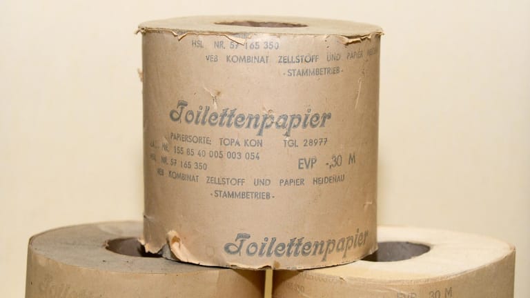 DDR-Toilettenpapier: Es wurde im Volkseigenen Betrieb (VEB) Kombinat Zellstoff und Papier Heidenau hergestellt.
