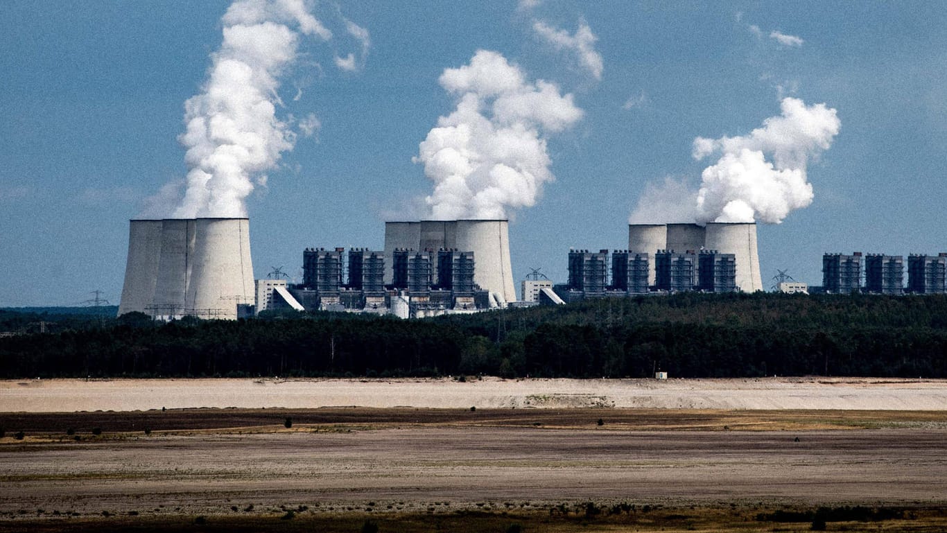 Das Kraftwerk Jänschwalde: Der CDU-Wirtschaftsrat fordert angesichts der Corona-Krise eine Überprüfung der Klimavorgaben. (Symbolfoto)