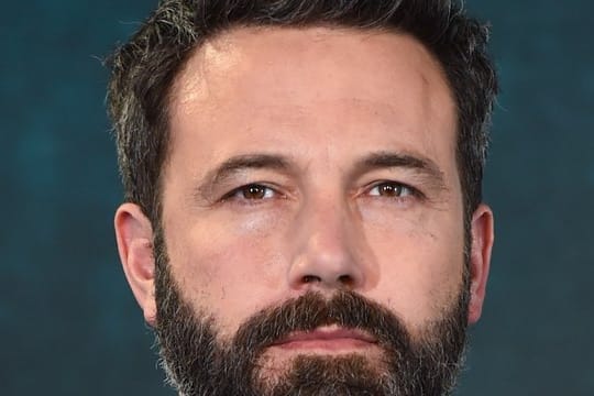 Ben Affleck veranstaltet mit anderen Profis ein Online-Pokerturnier.