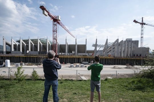 Der Bau des neuen Freiburger Stadions dauert wegen der Corona-Krise länger.