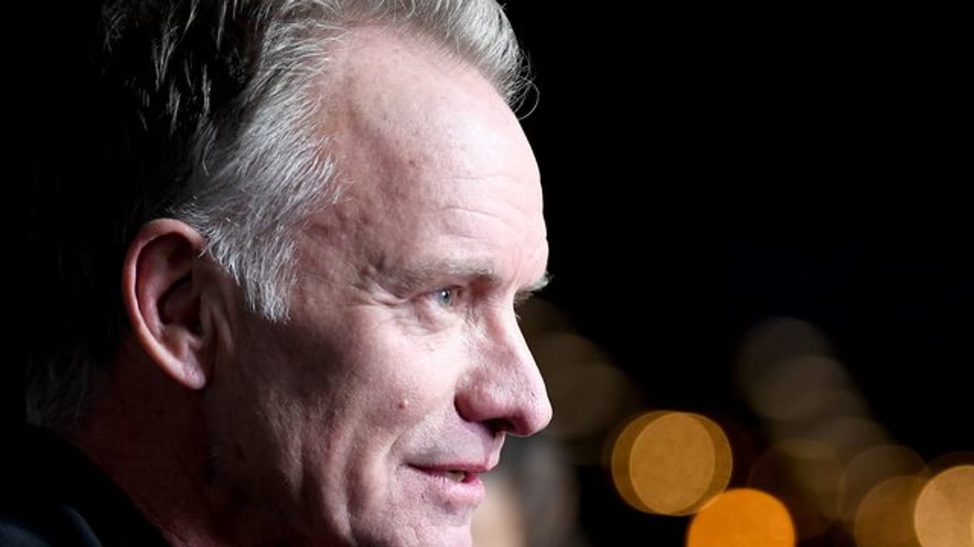 Sting hat für die "The Tonight Show" den Song "Don't Stand So Close to Me" aufgenommen.