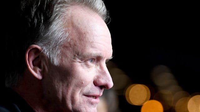 Sting hat für die "The Tonight Show" den Song "Don't Stand So Close to Me" aufgenommen.