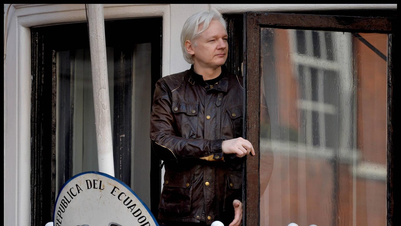 Julian Assange: Ist während seiner Zeit in der Botschaft für Ecuador in London Vater geworden.