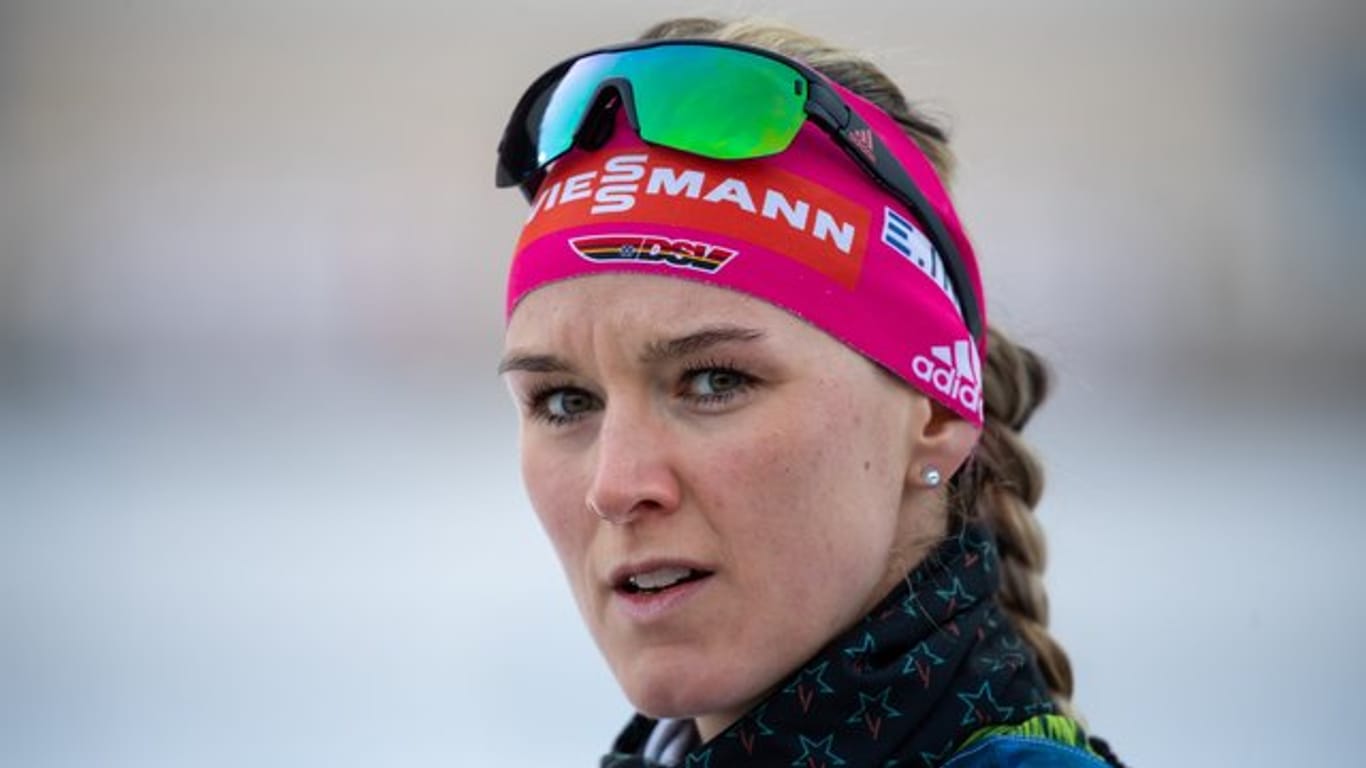 Putzt, statt zu tauchen: Biathletin: Denise Herrmann.