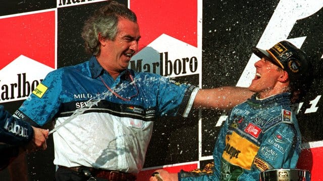 Feierte als Benetton-Teamchef Michael Schumachers ersten WM-Sieg: Flavio Briatore (l).