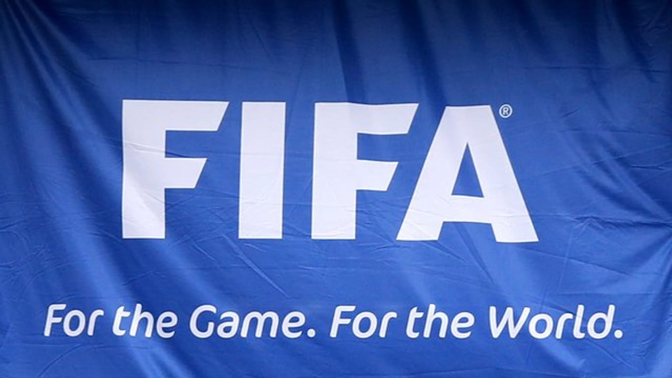 Wegen Corona: Die FIFA kündigte weitere Flexibilität für den Transfermarkt an.