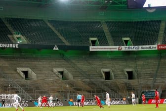 Gehören wohl vorerst zum Bundesliga-Bild: Geisterspiele vor leeren Rängen.