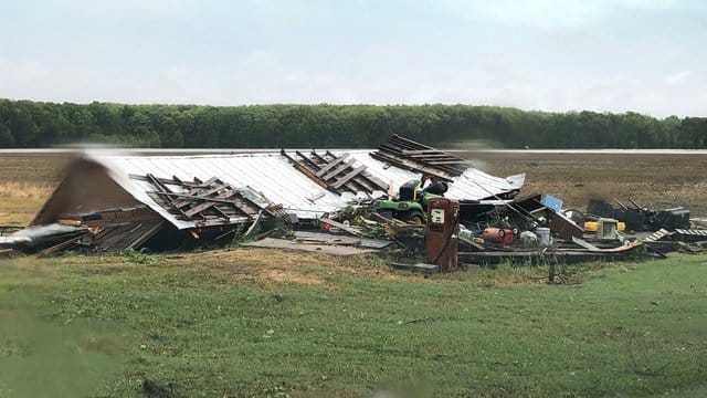 Ein gewaltiger Tornado hat im US-Bundesstaat Mississippi mindestens sechs Menschen getötet. Ein gewaltiger Tornado hat im US-Bundesstaat Mississippi mindestens sechs Menschen getötet.