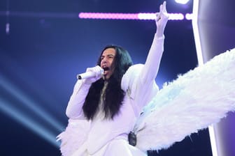 "The Masked Singer": Komiker und Metal-Fan Bülent Ceylan trat in der ersten Staffel als Engel an.