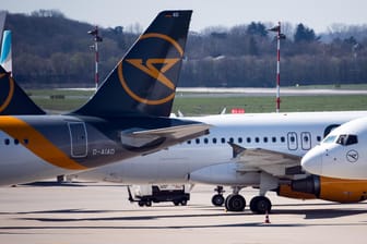 Flugzeuge von Condor in Düsseldorf: Die Übernahme durch die polnische Lot ist vom Tisch.
