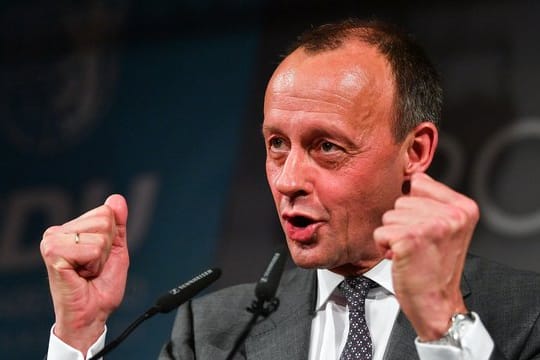 "Ich gehe davon aus, dass die wirtschaftspolitischen Fragen im Laufe der nächsten Wochen und Monate an Bedeutung gewinnen, vielleicht sogar das beherrschende Thema des Bundestagswahlkampfes 2021 werden", sagt Friedrich Merz.