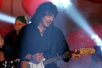 Ritchie Blackmore (vorn) 2006 in der Sat.