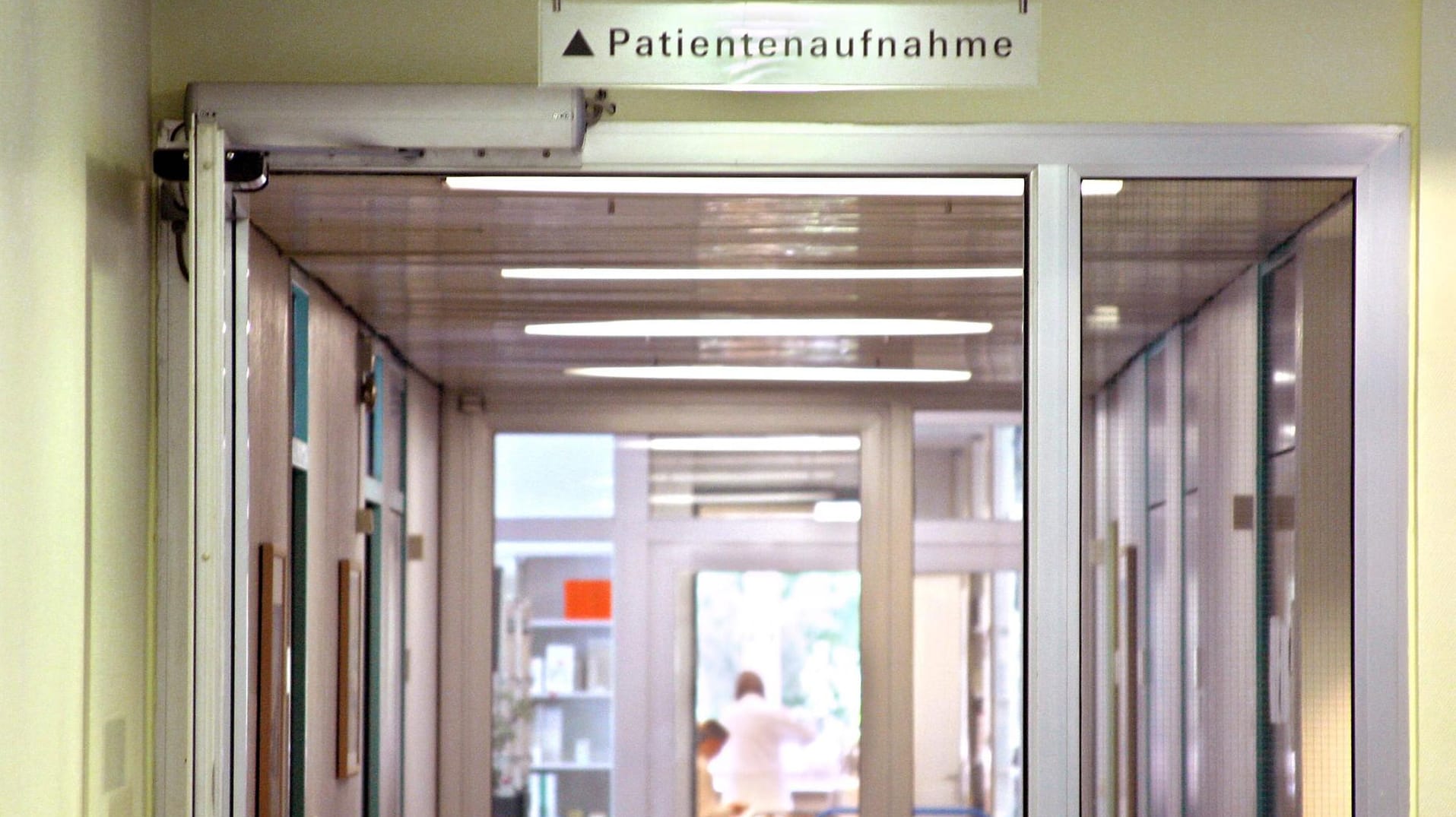 Aufnahmebereich in einer psychiatrischen Klinik (Symbolbild): Die Hintergründe der Tat werden nun ermittelt. Aufnahmebereich in einer psychiatrischen Klinik (Symbolbild): Die Hintergründe der Tat werden nun ermittelt.