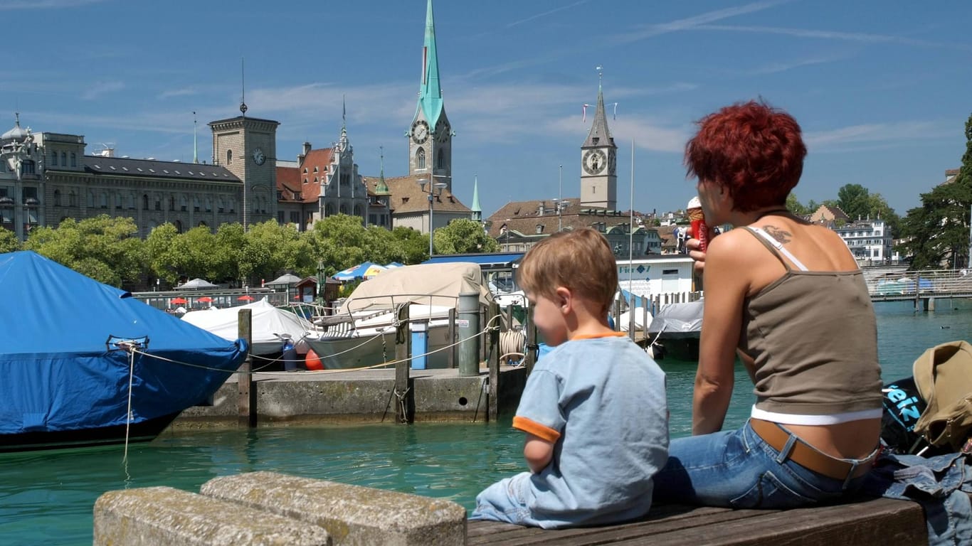 Zürich: In der Hauptstadt gibt es zahlreiche Möglichkeiten, am Wasser zu entspannen.
