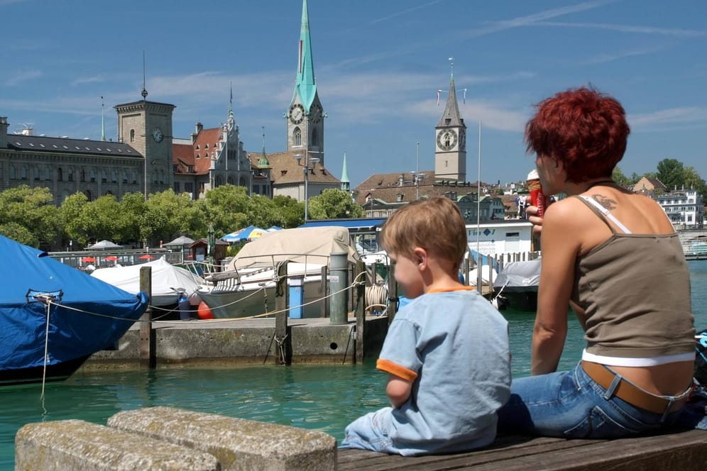 Zürich: In der Hauptstadt gibt es zahlreiche Möglichkeiten, am Wasser zu entspannen.