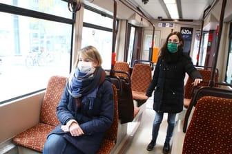 Seit dem 6 April ist das Tragen eines Mund-und-Nasen-Schutzes im öffentlichen Raum in Jena verpflichtend.