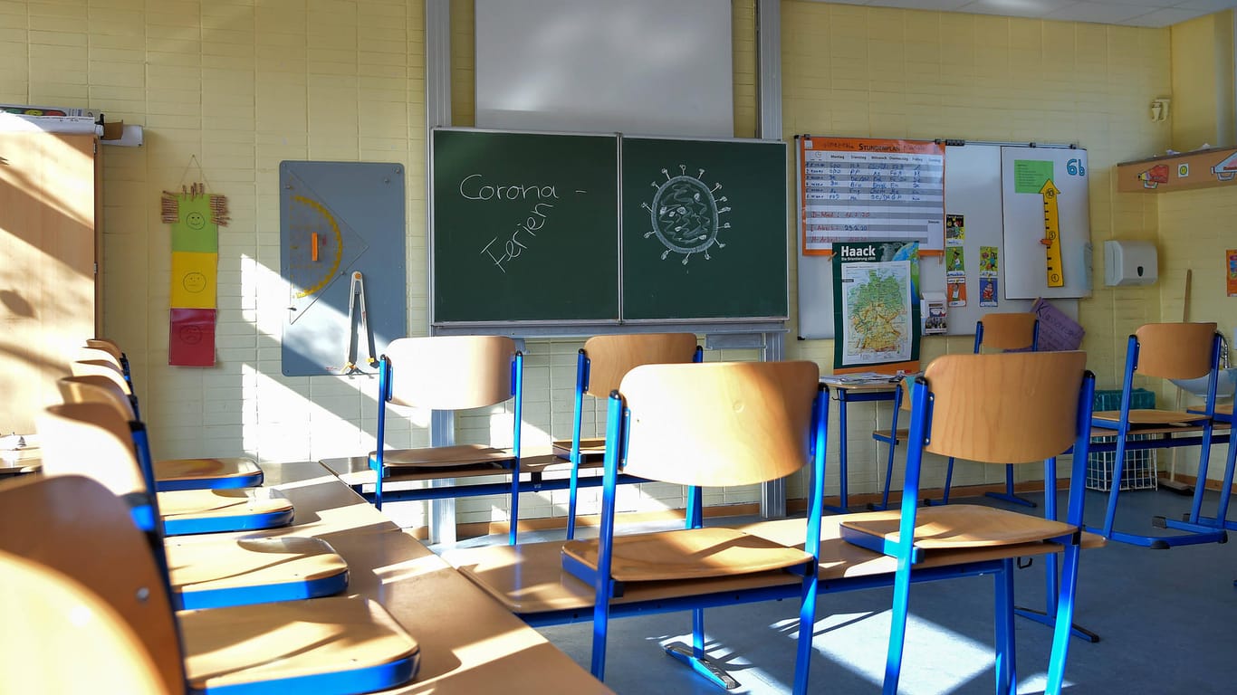 Klassenzimmer in Düsseldorf: In NRW wird ab kommender Woche allmählich der Schulunterricht wieder aufgenommen.