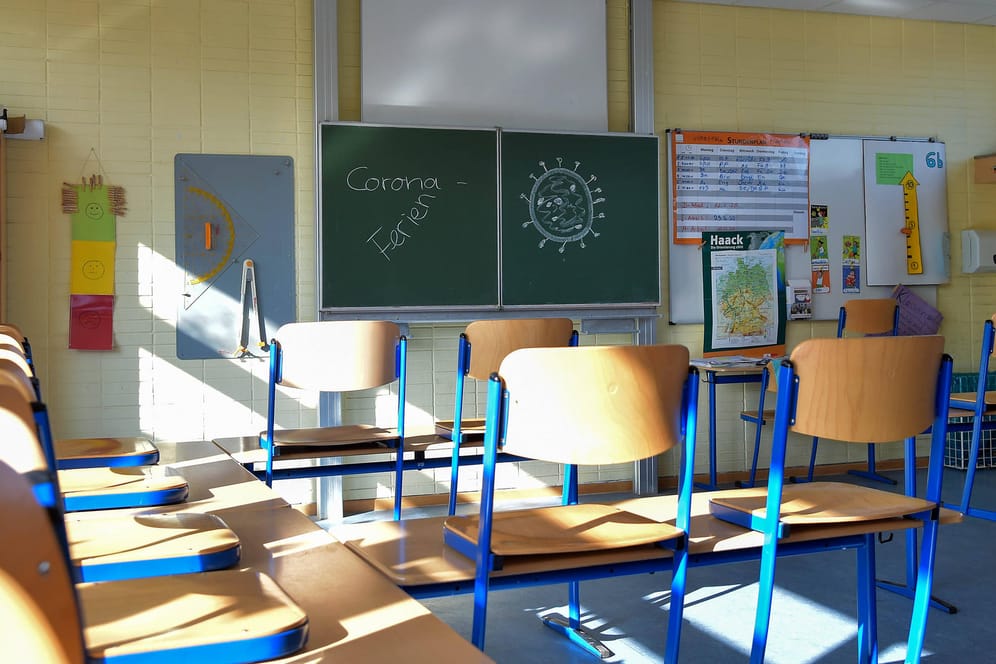 Klassenzimmer in Düsseldorf: In NRW wird ab kommender Woche allmählich der Schulunterricht wieder aufgenommen.