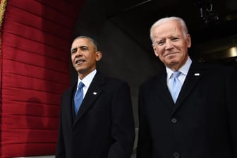 Barack Obama und Joe Biden bei der Amtseinführung Donald Trumps 2017: Der Ex-Präsident verkündete offiziell seine Unterstützung für Bidens Kandidatur.