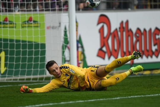 Alexander Schwolow ist die Nummer eins im Freiburger Tor.