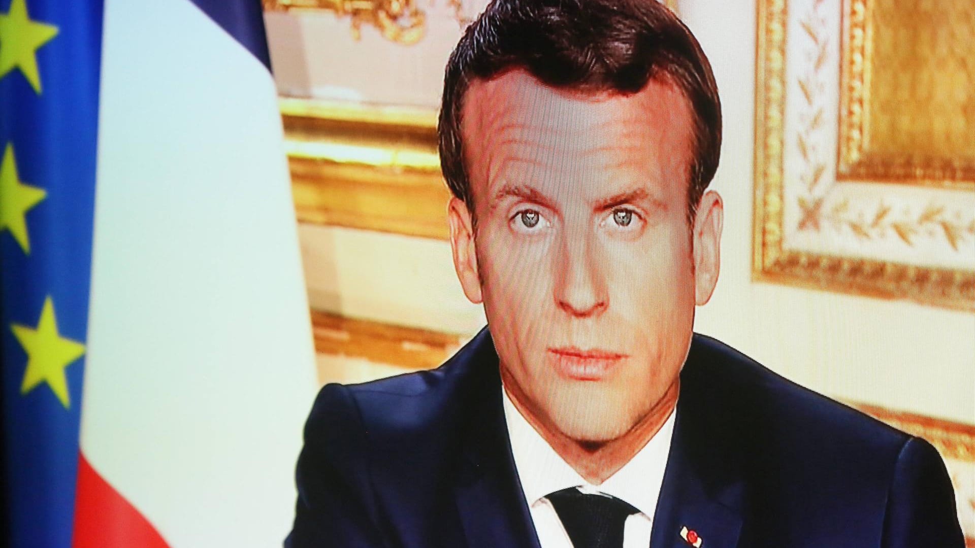 Frankreichs Präsident Emmanuel Macron bei einer Fernsehansprache: Der Politiker fordert, den ärmeren Staaten Afrikas die Schulden zu erlassen. Frankreichs Präsident Emmanuel Macron bei einer Fernsehansprache: Der Politiker fordert, den ärmeren Staaten Afrikas die Schulden zu erlassen.