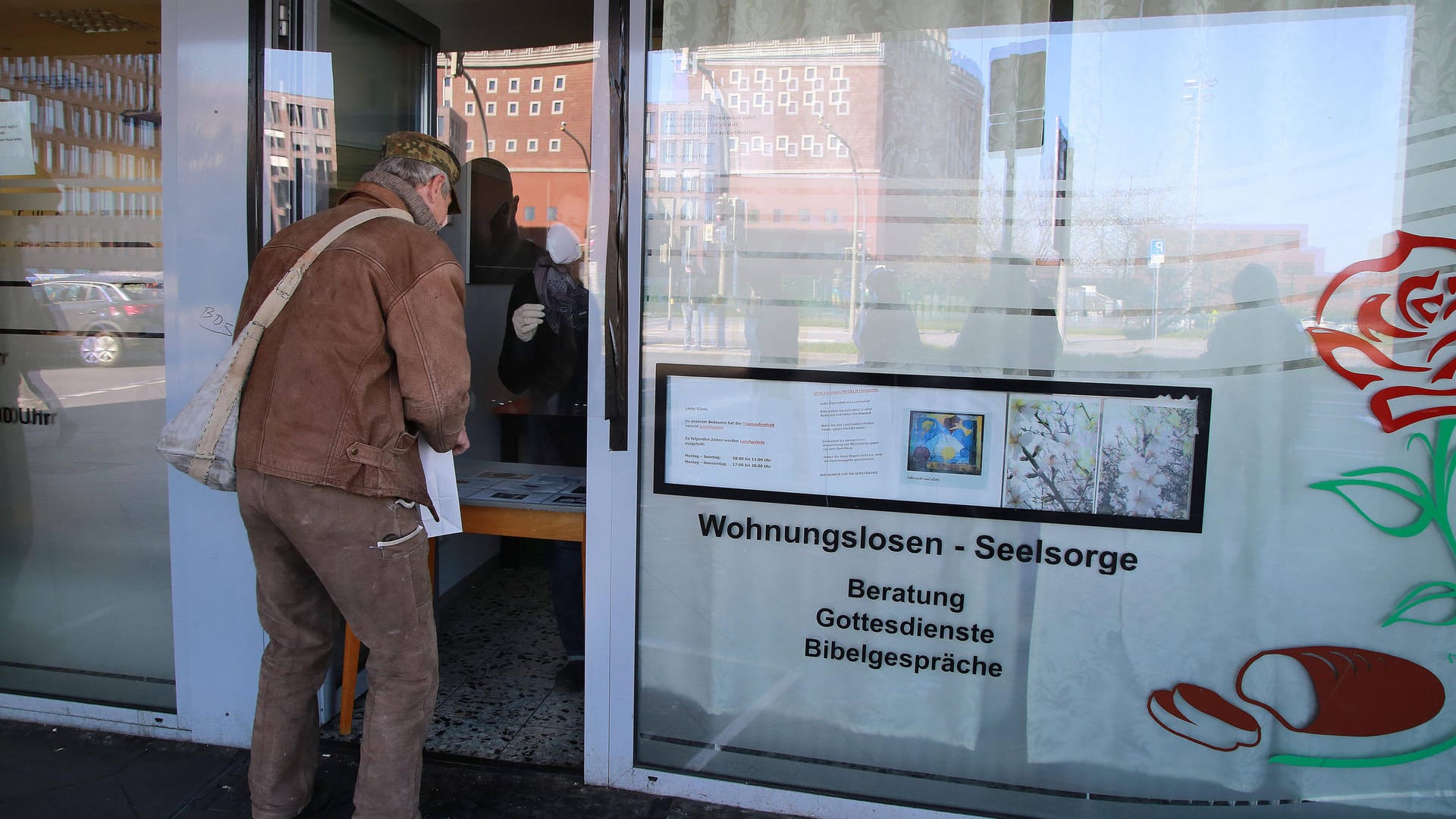 Wohnungslosen-Seelsorge in Dortmund: Die Stadt hat nun ein weiteres Angebot für Obdachlose eingerichtet. Wohnungslosen-Seelsorge in Dortmund: Die Stadt hat nun ein weiteres Angebot für Obdachlose eingerichtet.