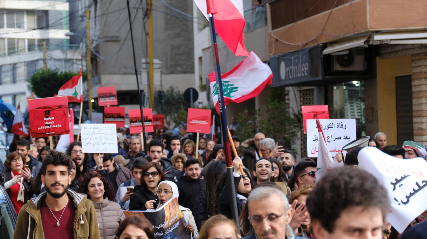 Oppositions-Demonstrationen in Beirut: Im Februar wurde im Libanon noch demonstriert, das Coronavirus verhindert das zurzeit.