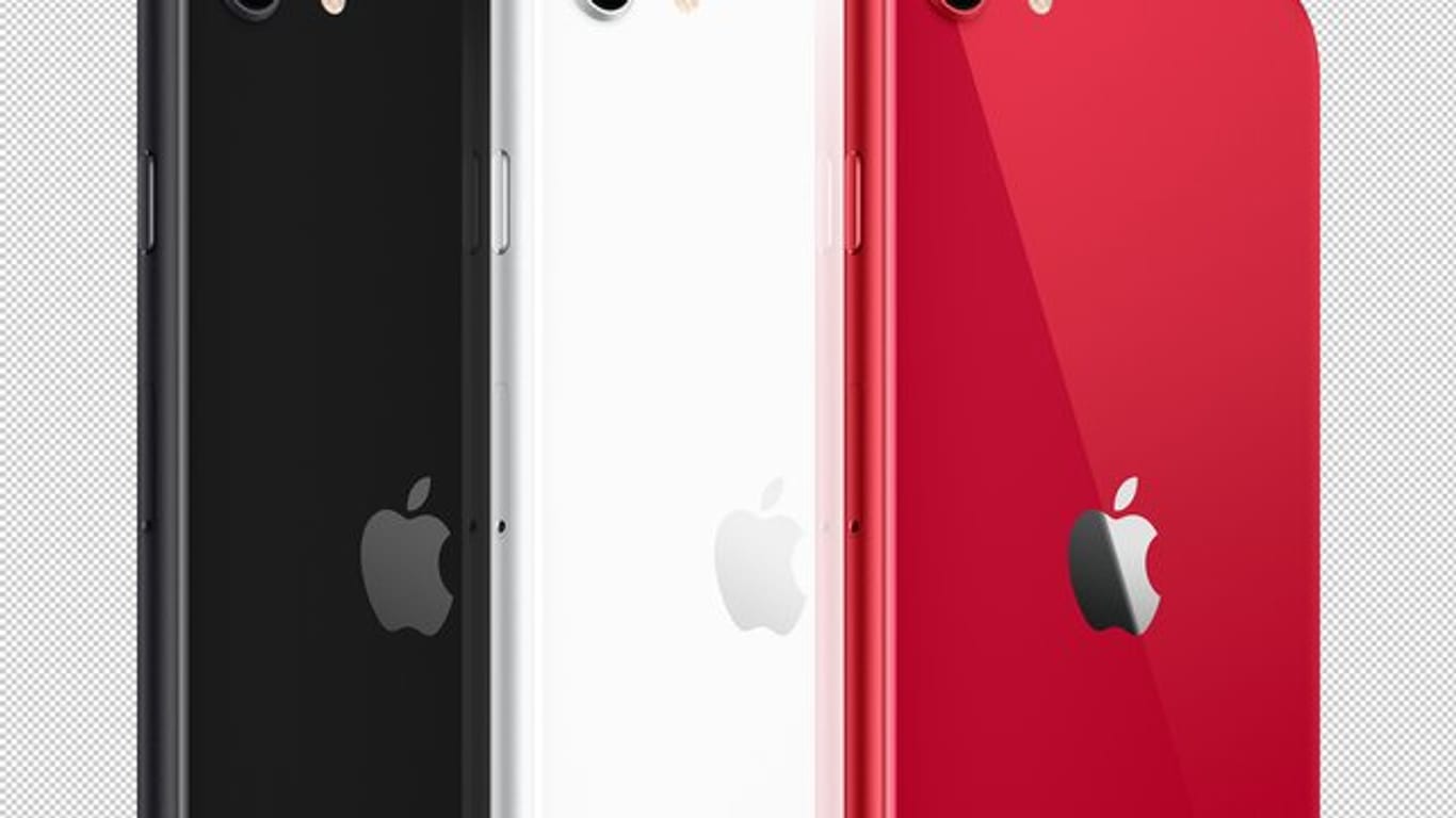 Das neue Einsteigermodell iPhone SE von Apple in drei verschiedenen Farben.